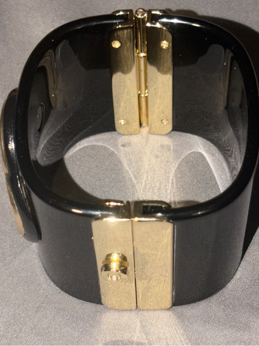 ✨ 🖤   Chanel CC Cuff   🖤✨ - Picture 5 of 15